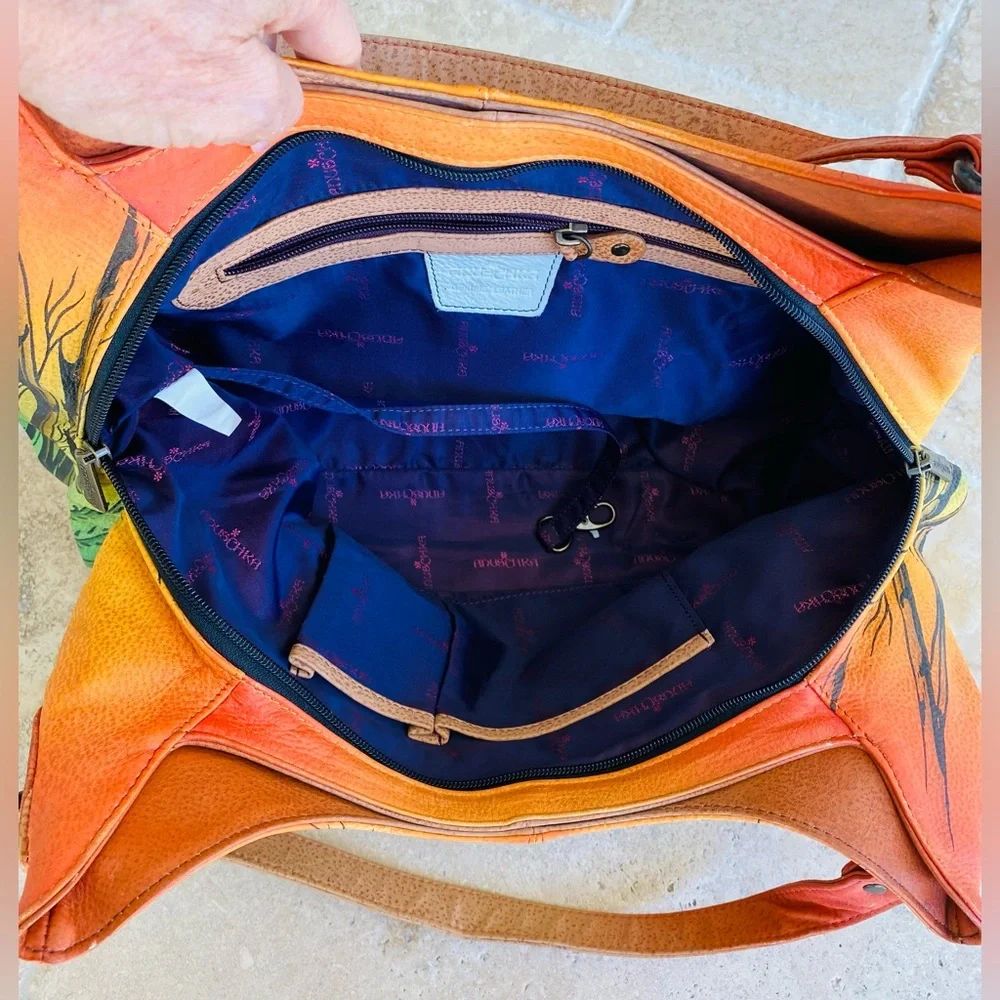 Rare Anuschka Lion In Love Hand Painted Leather Shoulder Bag With Extra Bags - Picture 7 of 7